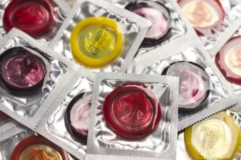 در داروخانه ها به کاندوم چه بگوییم؟
